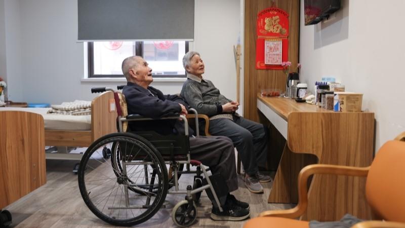  当父母需要一张床位时，我们才发现养老社区的“生死线” 情感心理